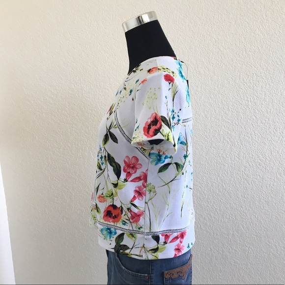 Worthington Floral Scuba Top - Picture 2 of 4